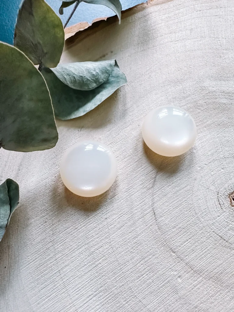 Oorstekers Studs - Ella off White